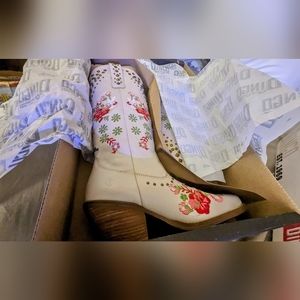 Dingo by Dan post Poppy Cowgirl Boot 8.5